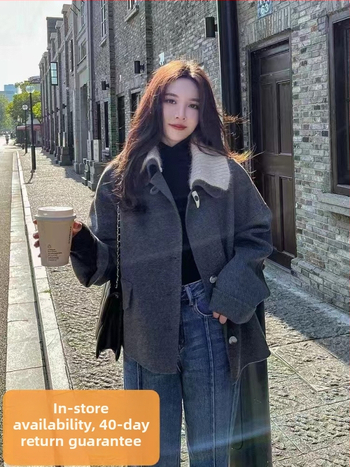 Dámsky tweedový vlnený kabát, krátky strih, voľný strih, golier rever, s kožušinovým golierom