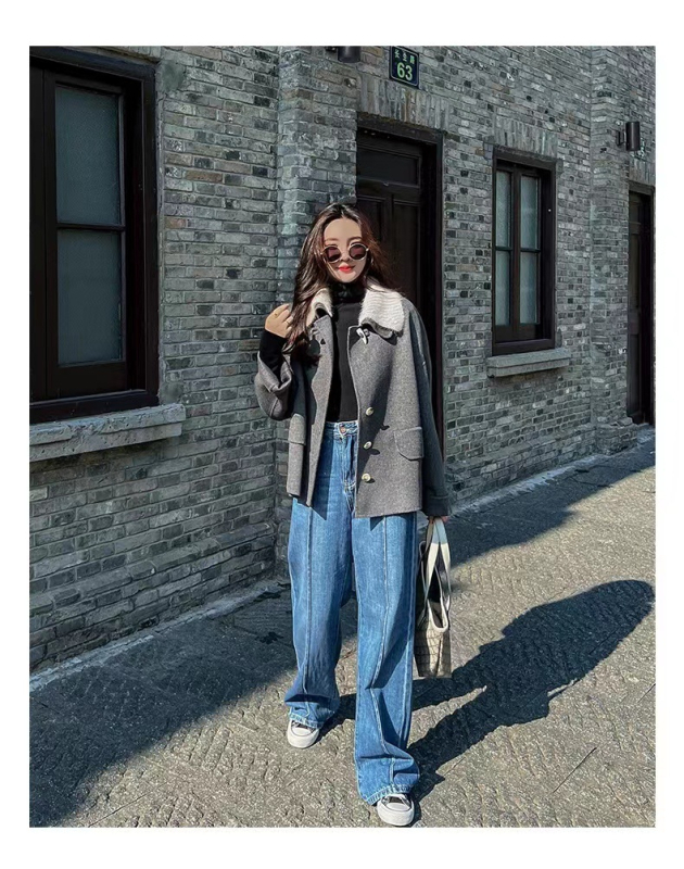 Palton damă din lână tweed, lungime scurtă, croială lejeră, guler rever, cu guler de blană