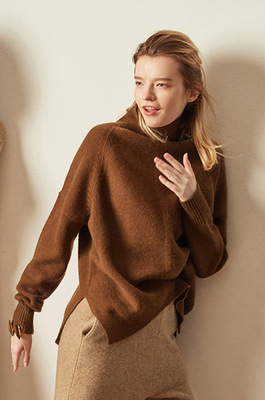 Pulover gros cu guler înalt, croială lejeră, mâneci lungi, țesătură din poliester, lungime 50–65 cm