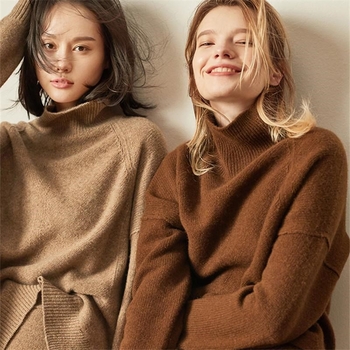 Pulover gros cu guler înalt, croială lejeră, mâneci lungi, țesătură din poliester, lungime 50–65 cm