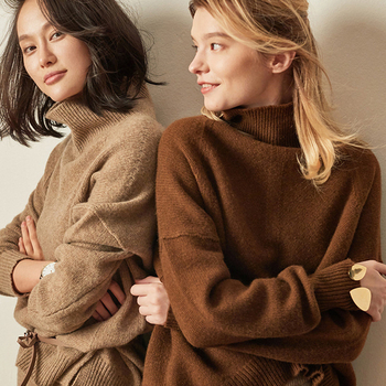 Pulover gros cu guler înalt, croială lejeră, mâneci lungi, țesătură din poliester, lungime 50–65 cm