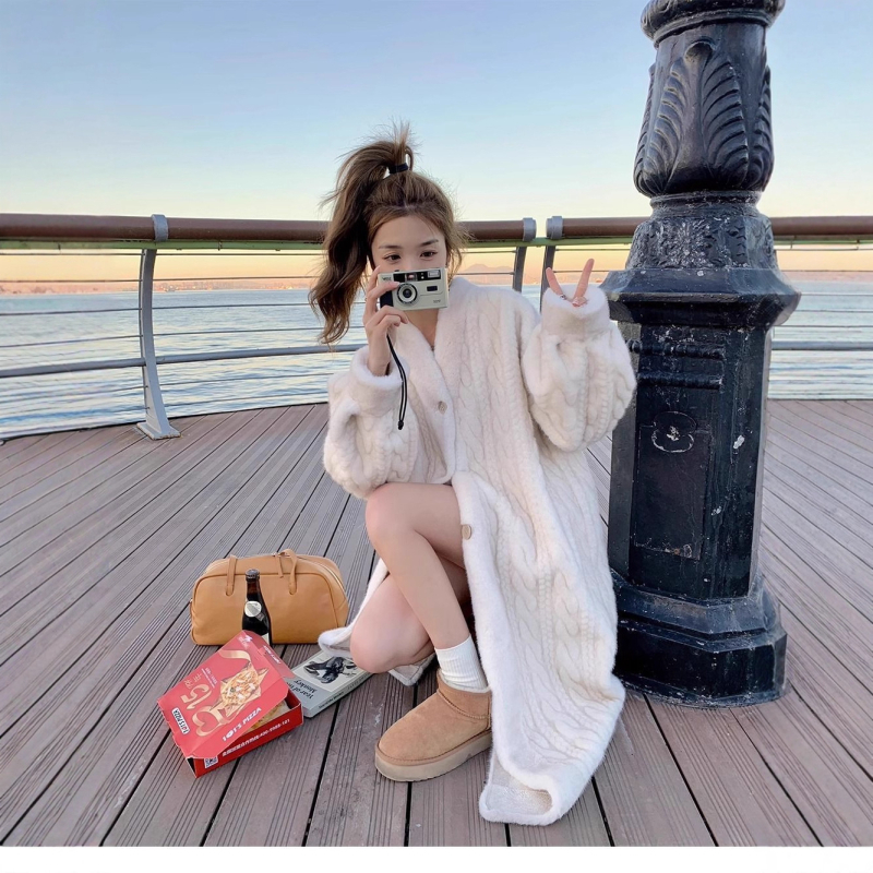 Paltoan din blană pentru femei, cardigan lejer, lungime peste genunchi, textură pufoasă (Corduroy, Rabbit fur <30%, Other <30%, Spring 2023)