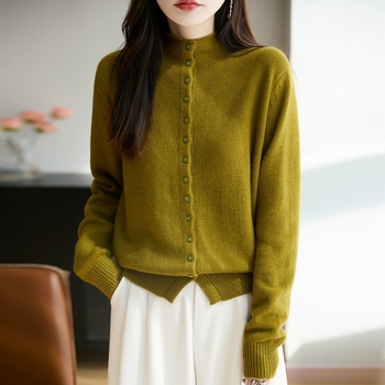 Cardigan tricotat pentru femei cu guler semi‑turtleneck, blană de raccoon cu fibre regenerabile de celuloză, gros, stil elegant de lucru