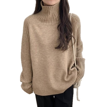 Pulover cu glugă, croială lejeră, amestec bumbac-cashmire cu poliester și nailon, mâneci raglan, guler înalt