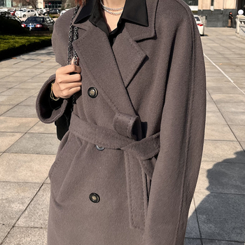 Ženski vuneni kaput, dugog kroja, dvostruko kopčanje, ovratnik u stilu sakoa, 95% vuna