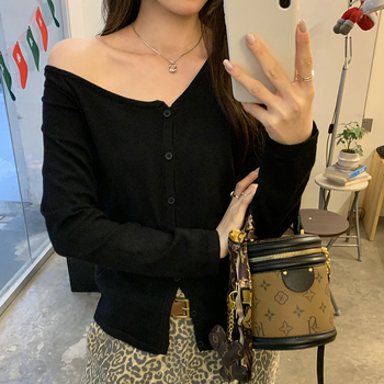 Kapucňový bavlnený sveter, V-krk, dlhé rukávy, bežná hrúbka, Zima 2025