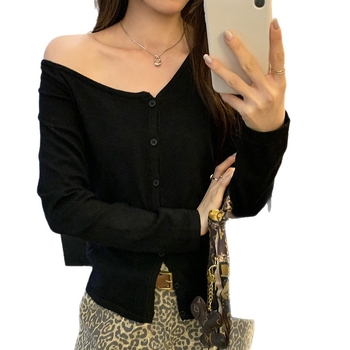 Kapucňový bavlnený sveter, V-krk, dlhé rukávy, bežná hrúbka, Zima 2025