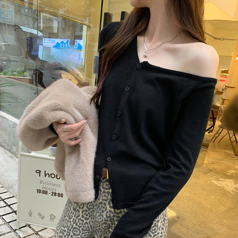 Kapucňový bavlnený sveter, V-krk, dlhé rukávy, bežná hrúbka, Zima 2025