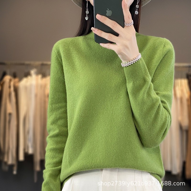 Vuneni džemper, široki kroj, poluturtleneck ovratnik, dugi rukavi, debeli materijal, 95%+ vuna