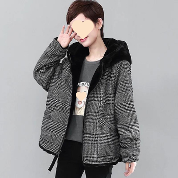 Dámsky reverzibilný kapucňový polyesterový kabát s patchwork dizajnom, stredná hrúbka, zapínanie na zips, zima 2023