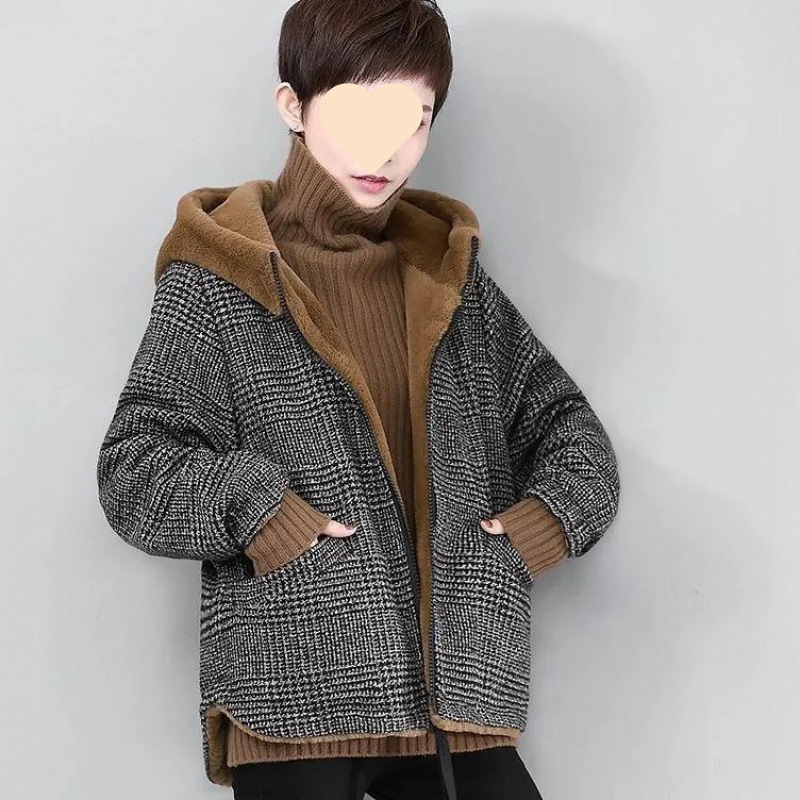 Dámsky reverzibilný kapucňový polyesterový kabát s patchwork dizajnom, stredná hrúbka, zapínanie na zips, zima 2023