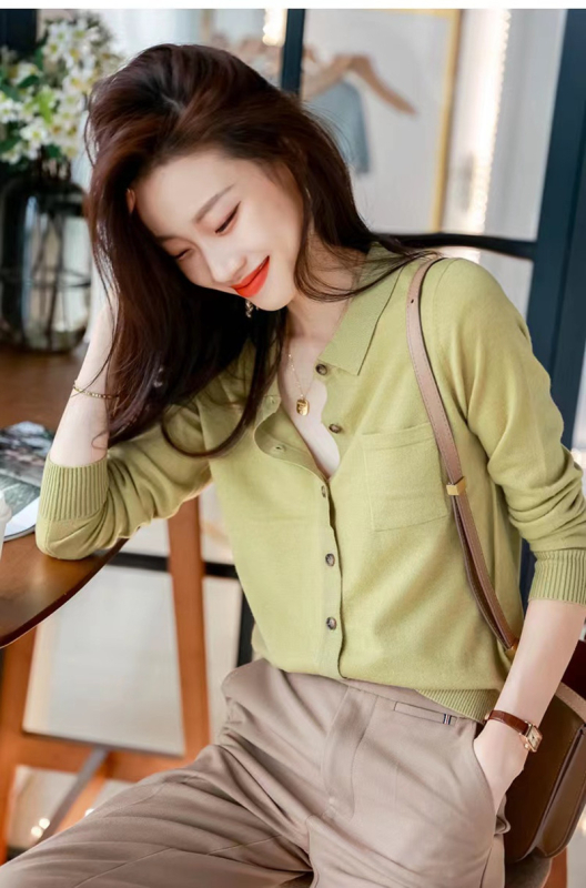 Ženski kardigan s polo ovratnikom, dugi rukavi, udoban kroj, vunena mješavina 50–70% i poliester <30%