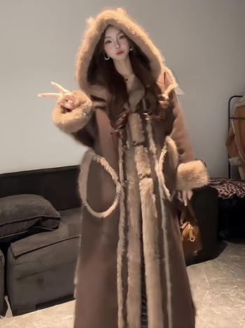 Ženski dugi kaput s kapuljačom od Cordury, s ugrađenom krznom; debeli vanjski sloj; krzno kunić ≤30%; druga vlakna