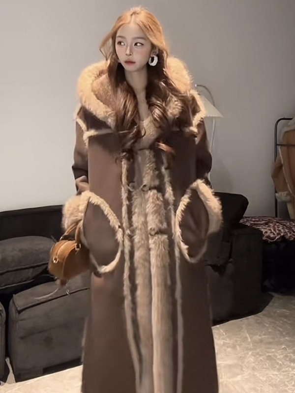 Ženski dugi kaput s kapuljačom od Cordury, s ugrađenom krznom; debeli vanjski sloj; krzno kunić ≤30%; druga vlakna