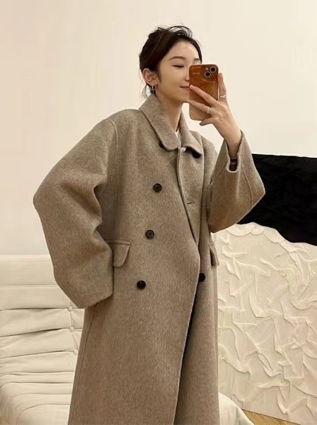 Ženski vuneni kaput s Tencelom, ovratnik doll collar, dvostruko kopčanje, slobodan kroj, srednja duljina (65–80 cm)