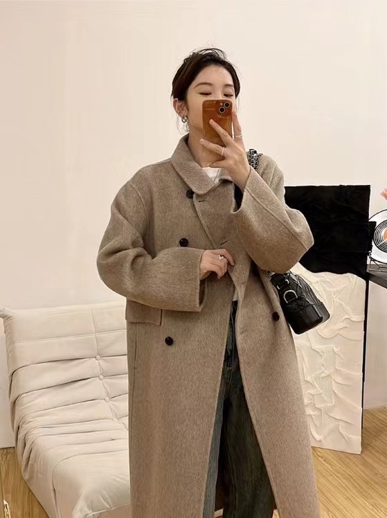 Ženski vuneni kaput s Tencelom, ovratnik doll collar, dvostruko kopčanje, slobodan kroj, srednja duljina (65–80 cm)