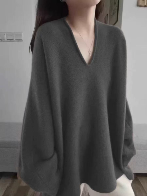 Svetrov z vlny s V-krkom, voľný strih, dlhé rukávy, stredná dĺžka