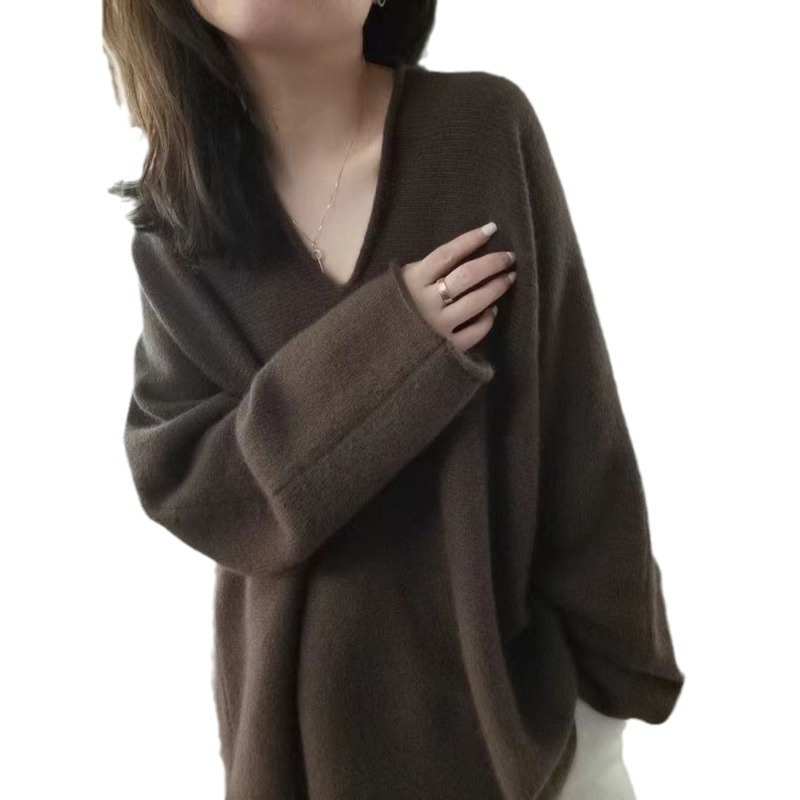 Svetrov z vlny s V-krkom, voľný strih, dlhé rukávy, stredná dĺžka