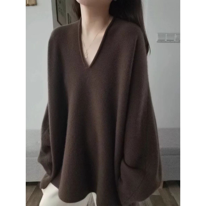 Svetrov z vlny s V-krkom, voľný strih, dlhé rukávy, stredná dĺžka