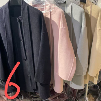 Dvojstranný vlnený kabát s golierom na šál, jar 2025, kašmír <30% / vlna 70-80%