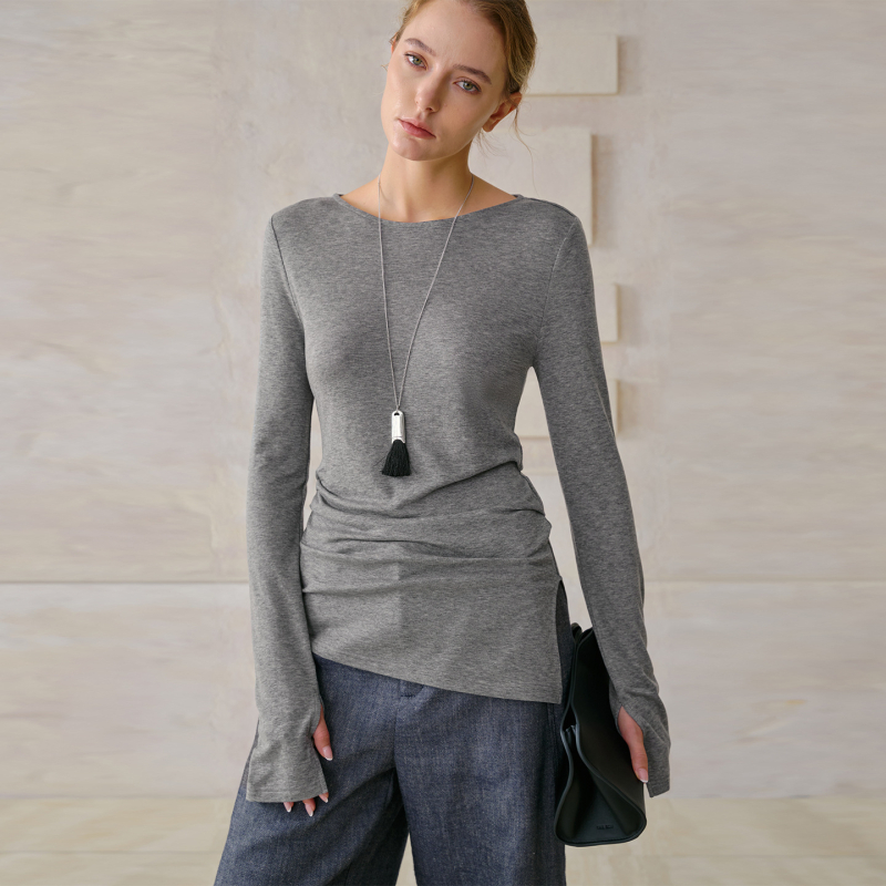 Ženski tanki pleteni top s dugim rukavima od mješavine Tencel-vuna, uska silueta, okrugli izrez, asimetričan rub