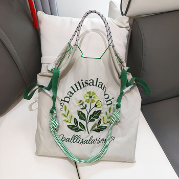 Krosbody torba od najlona s japanskim stilom izšivanjem, otvoreni vrh, velika kapaciteta