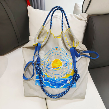 Krosbody torba od najlona s japanskim stilom izšivanjem, otvoreni vrh, velika kapaciteta