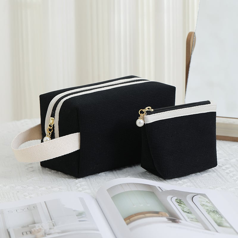 Make-up torbica Corduroy, kapacitet 20–35 L, prijenosna sa zipom, skrivena džep, mekana ručka, ugravirana tekstura, vanjski 3D