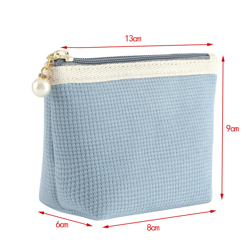 Make-up torbica Corduroy, kapacitet 20–35 L, prijenosna sa zipom, skrivena džep, mekana ručka, ugravirana tekstura, vanjski 3D