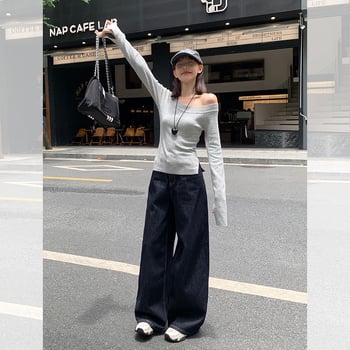 Pleteni pulover s šikim ovratnikom i otvorenim ramenima, dugi rukavi, viskozno vlakno, jednobojni uzorak, jesen 2024