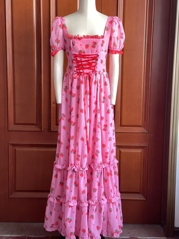 Dugačka haljina s uzorkom jagode, Ice Silk tkanina, stil princeze, nabori kratki rukavi, struk srednji, vila suknja
