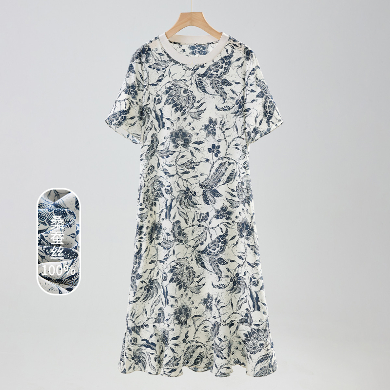 Női hosszú ruha Mulberry selyemből virágos mintával, A-vonalú szabás, kerek nyak, ujj nélküli