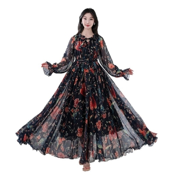 Tencel anyagú hosszú ruha virágos mintával, kerek nyakú, hosszú ujjú, lazán szabott derék