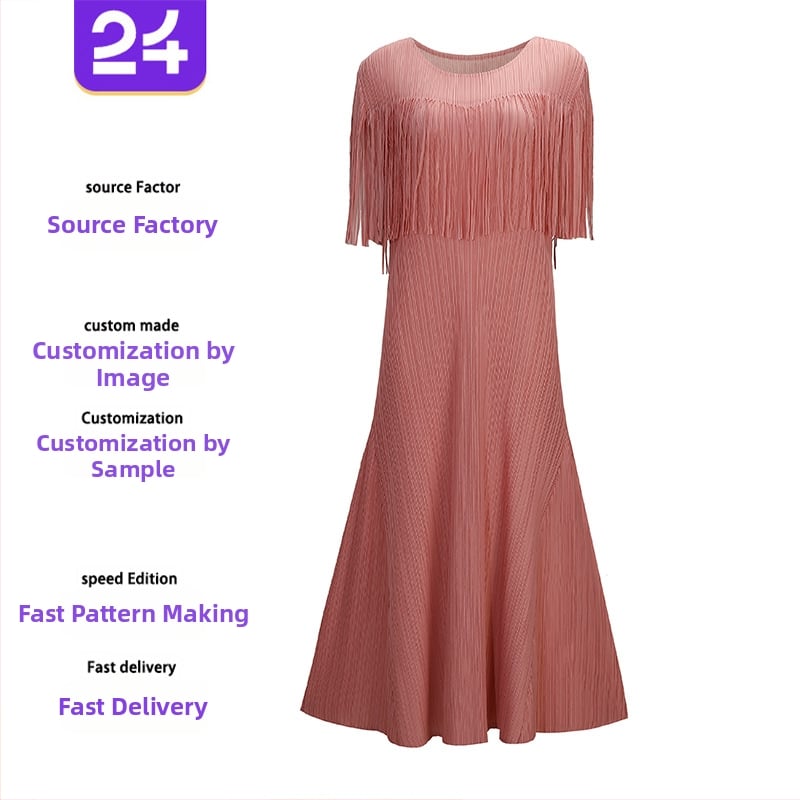 Rochie: lungă, plisată, cu decolteu halter, talie înaltă, fermoar, poliester