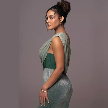 kellya Pánt nélküli kötött maxi ruha, elülső hasítás és varrási részlet, 80-90% poliészter