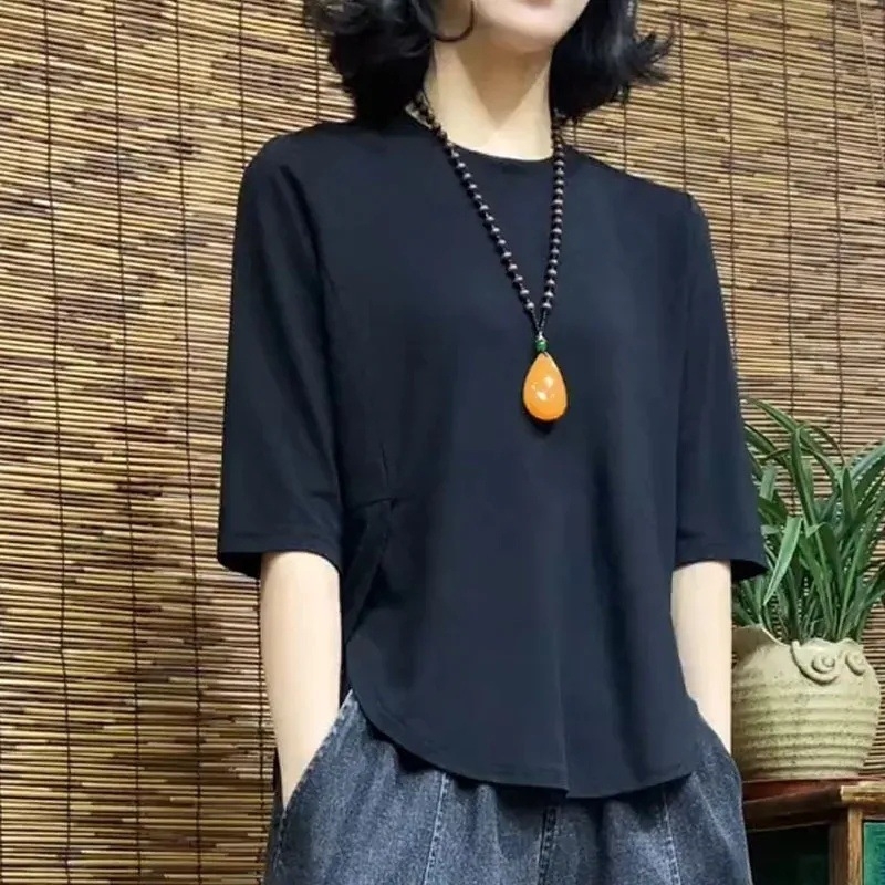 Plus veličine top s patchwork detaljima i nepravilnim rubom, 3/4 rukava, ljetni top
