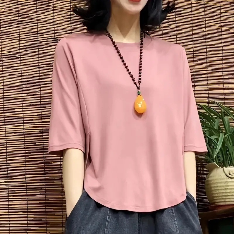 Plus veličine top s patchwork detaljima i nepravilnim rubom, 3/4 rukava, ljetni top