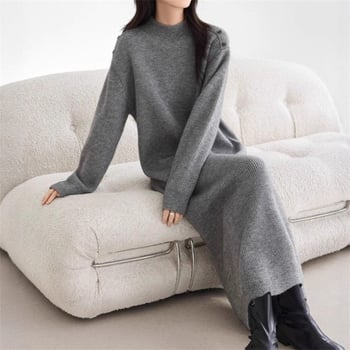 Kötött ruha egyenes szabásban, hosszú, egyszínű, hosszú ujjú, anyag poliészter-nylon keverék (50–70% poliészter, 30–50% nylon)