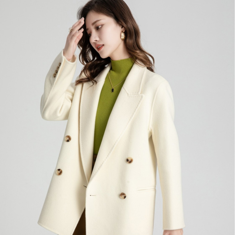 Ženski vuneni tweed kaput - slim fit, okrugli izrez, dugi rukavi, jednobojni uzorak, 100% vuna