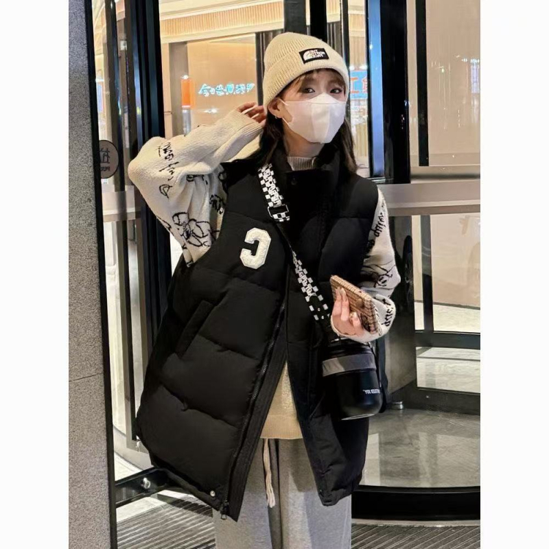 Дамски пухово-памучен жилет със стойкова яка, цип, аниме принт, зима 2025