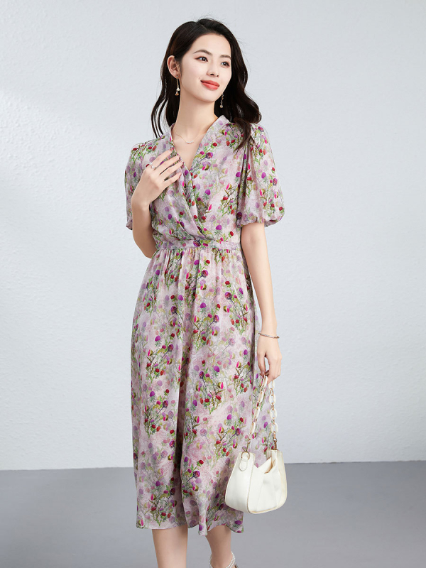 Mulberry selyem ruha, V-nyakú, lámpás ujjú, hosszú, A-vonalú szabás, virágos mintával, 95% selyem