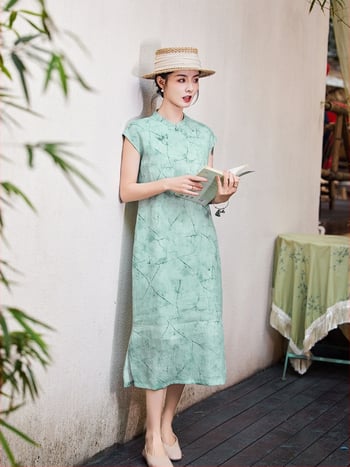 Cheongsam ruha ramie anyagból (>95%), Celadon minta, álló gallér három gombbal, kar nélküli, midi hosszúságú