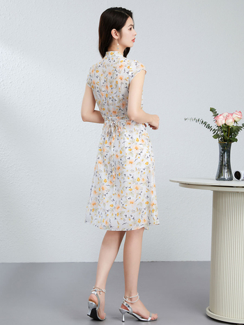 Φόρεμα μεταξιού Mulberry με floral print, V-λαιμό, υψηλή μέση, κοντά μανίκια, Α γραμμή, midi μήκος, ψηφιακή εκτύπωση