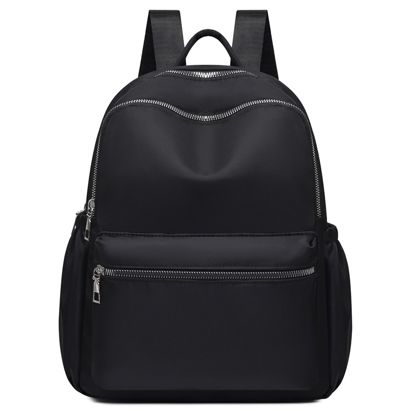 Γυναικείο σακίδιο με φλοράλ μοτίβο σε εθνοτικό στυλ, από Oxford ύφασμα, κάθετο τετράγωνο σχήμα, κλείσιμο με φερμουάρ, επένδυση από πολυεστέρα, Άνοιξη 2025.