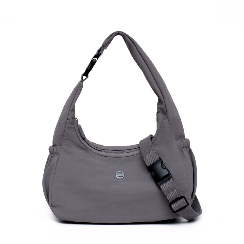 Ženska crossbody torbica, najlon, gradski stil, horizontalni kvadratni oblik, zatvarač, unutarnji džepovi za telefon i dokumente