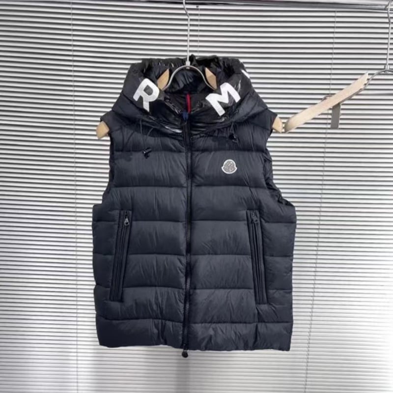 Férfi kapucnis tollas mellény, könnyű, cipzárral elől, laza szabású, fehér lúd tollal töltött, 41-45% töltet, külső anyag poliészter, bélés akril, 2025 ősz