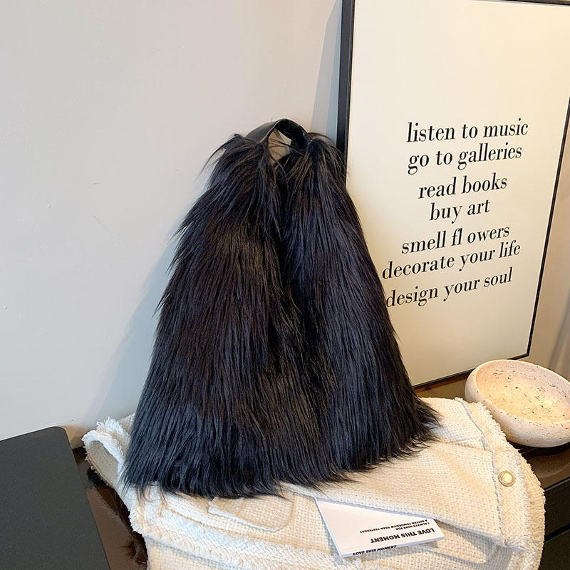 Geantă tote din pluș, formă de dumpling, închidere magnetică, căptușeală din piele sintetică, buzunar intern pentru telefon, fără curea, pentru utilizare zilnică, lansare iarna 2023