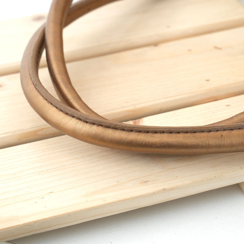 Torba od slame, pletena - gradski minimalistički stil, zatvaranje šnuralom, poliester podstava, uspravni pravokutni oblik