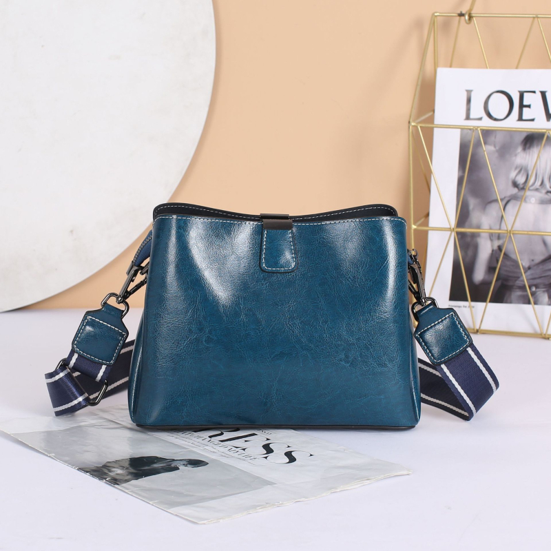 Geantă crossbody din piele naturală pentru femei, piele cu luciu cerat uleios, capacitate mare, formă pătrată orizontală, închidere cu fermoar