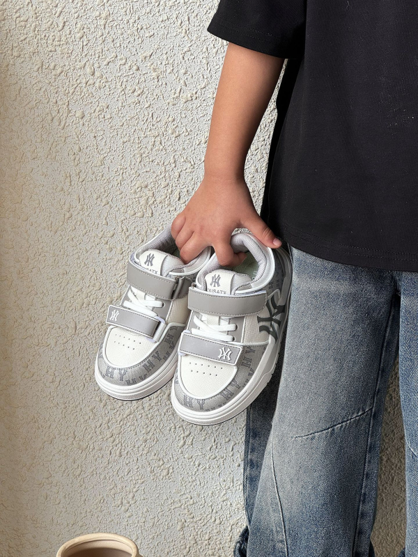 Dječje tenisice s debelom potplatom, Velcro zatvaranje, gornji dio od mikrovlakna, EVA đon, niski kroj, jednobojne, protuklizne